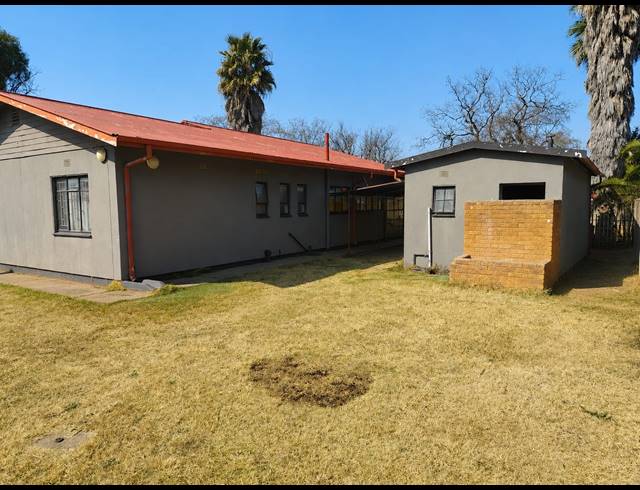 3 BEDROOM HOUSE FOR SALE IN VANDERBIJLPARK SW 1